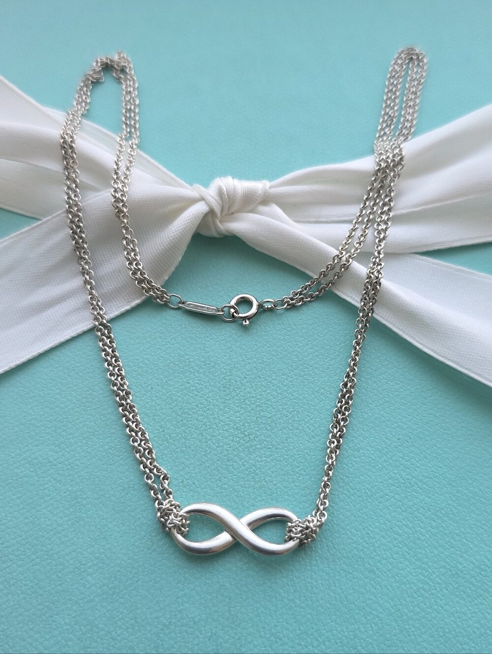 Double chain Infinity necklace